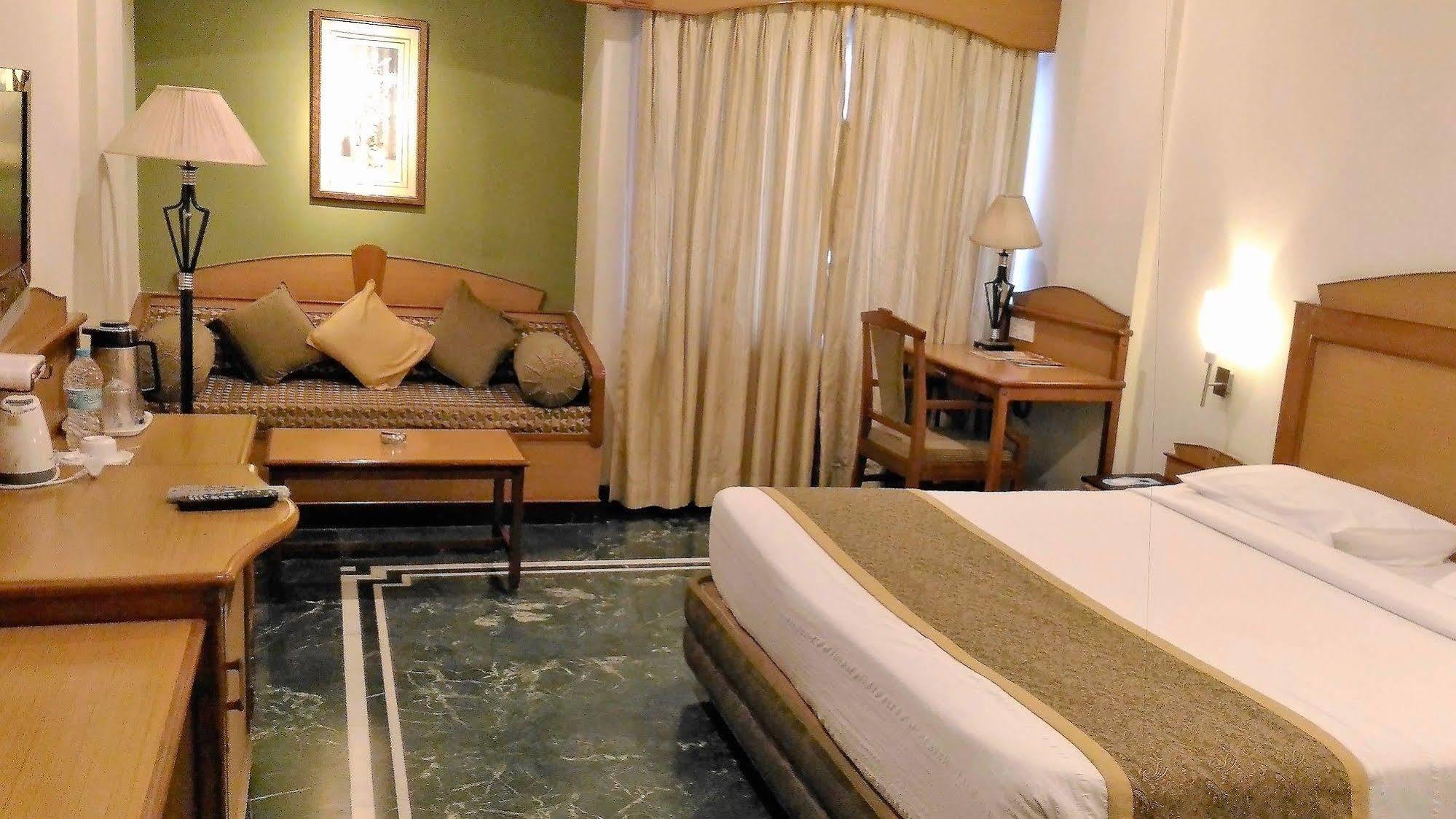 Hotel Taj Tristar Hyderabad Esterno foto