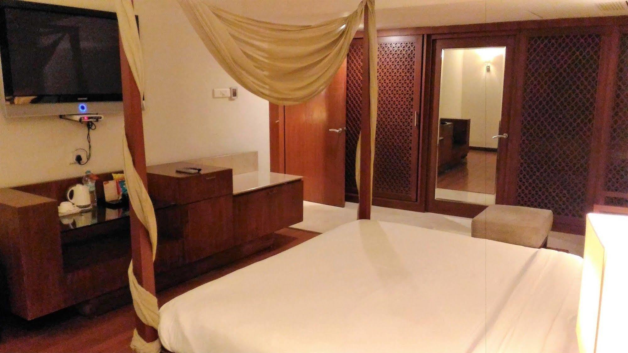 Hotel Taj Tristar Hyderabad Esterno foto