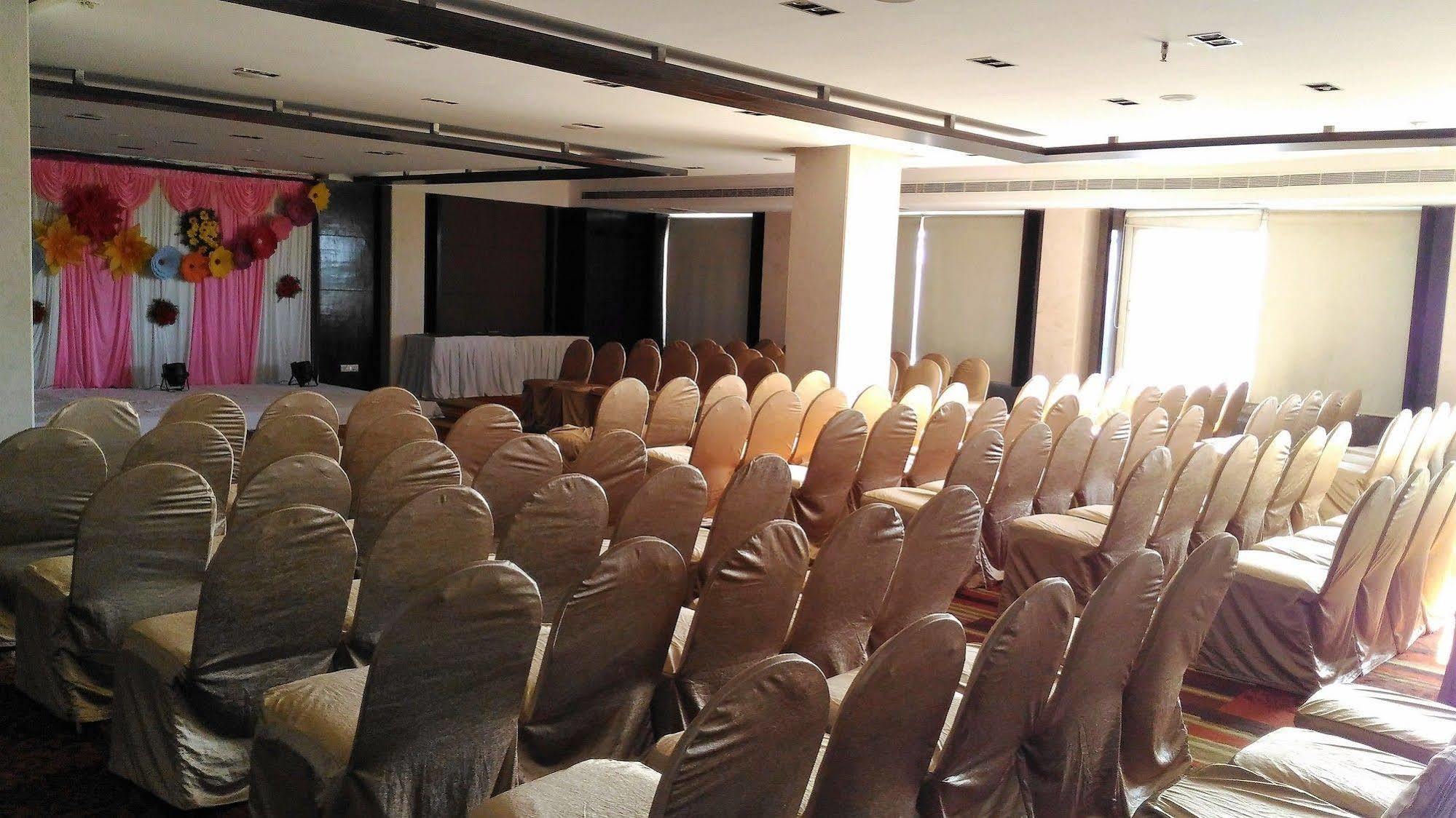 Hotel Taj Tristar Hyderabad Esterno foto