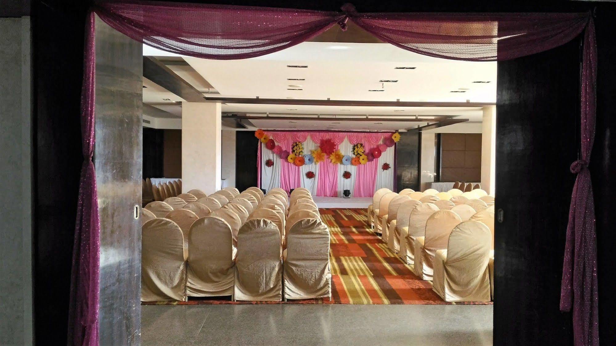 Hotel Taj Tristar Hyderabad Esterno foto