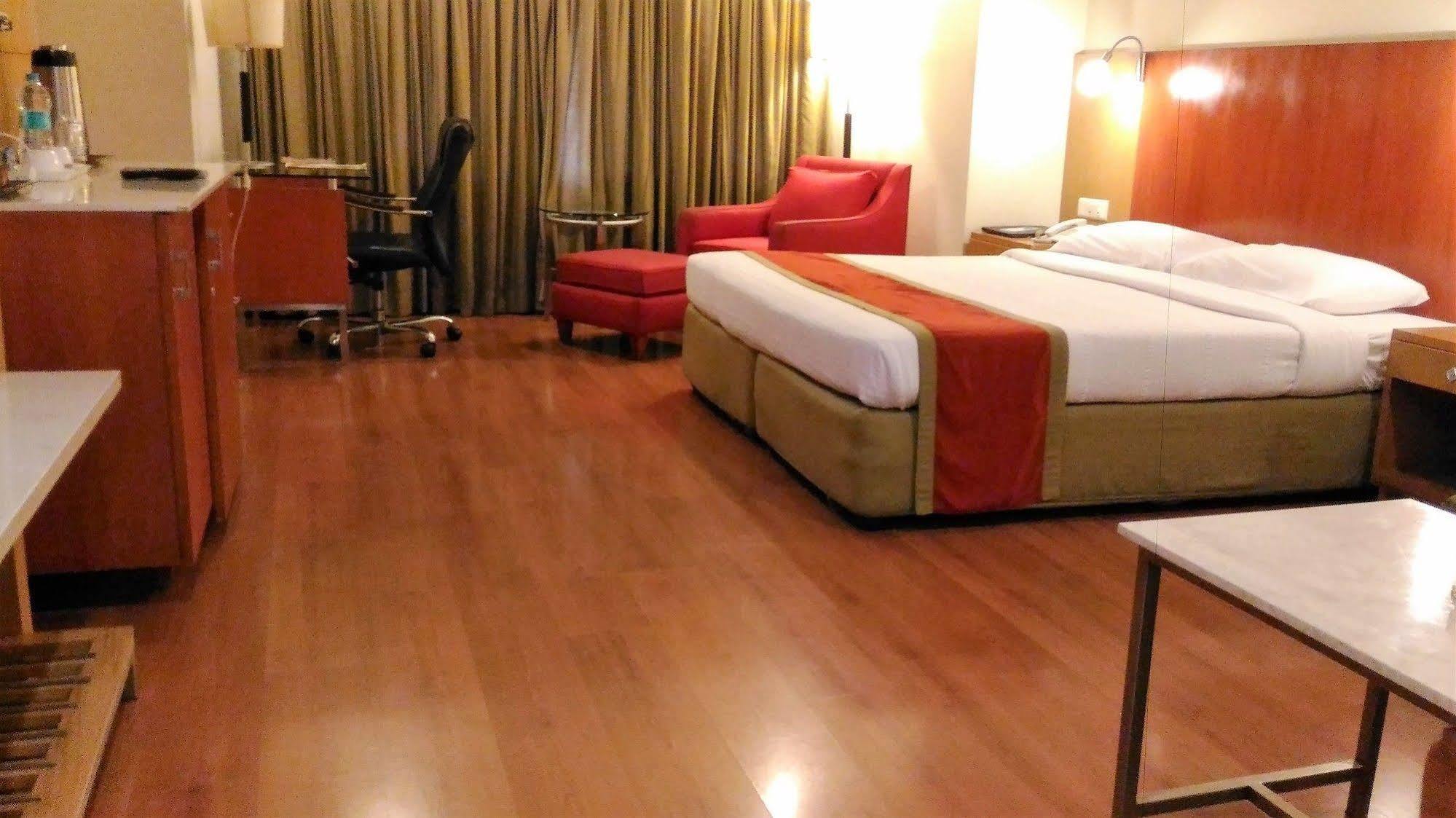 Hotel Taj Tristar Hyderabad Esterno foto