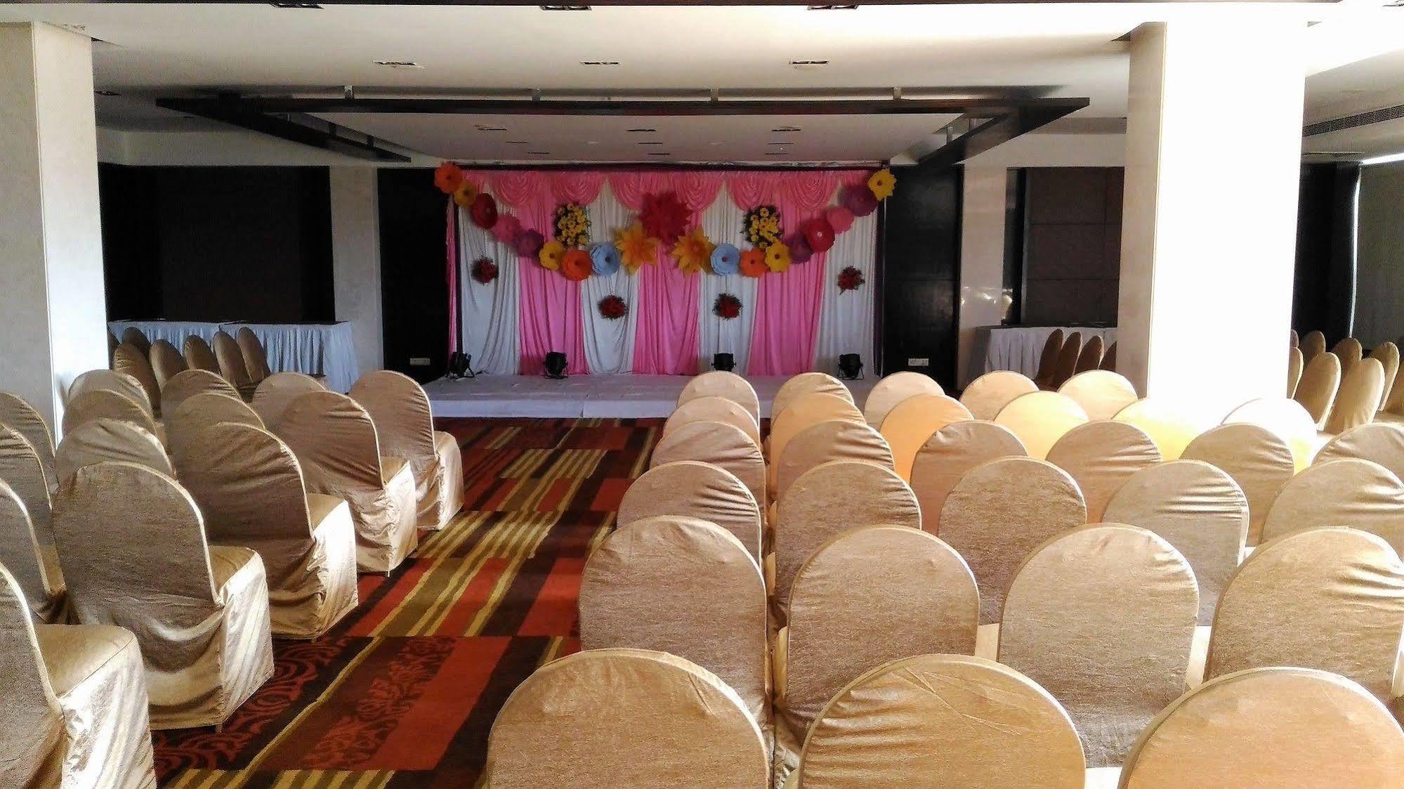 Hotel Taj Tristar Hyderabad Esterno foto