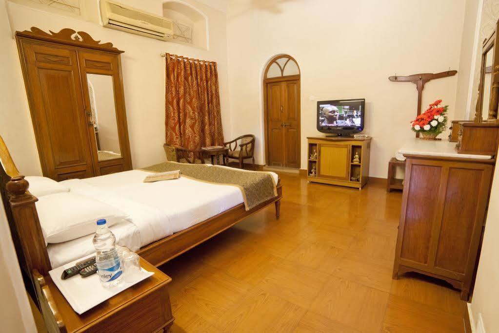 Hotel Taj Tristar Hyderabad Esterno foto